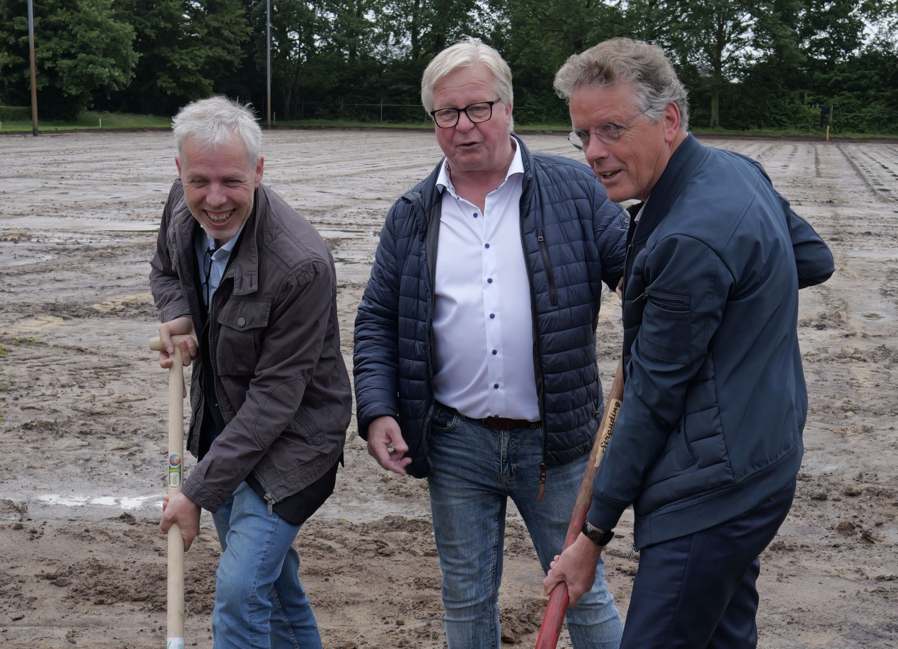 Officiële aftrap kunstgras